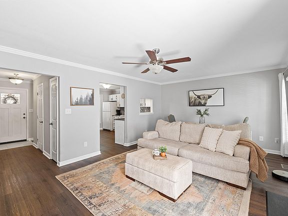 3rd image of 2659 Broad Oaks Pl