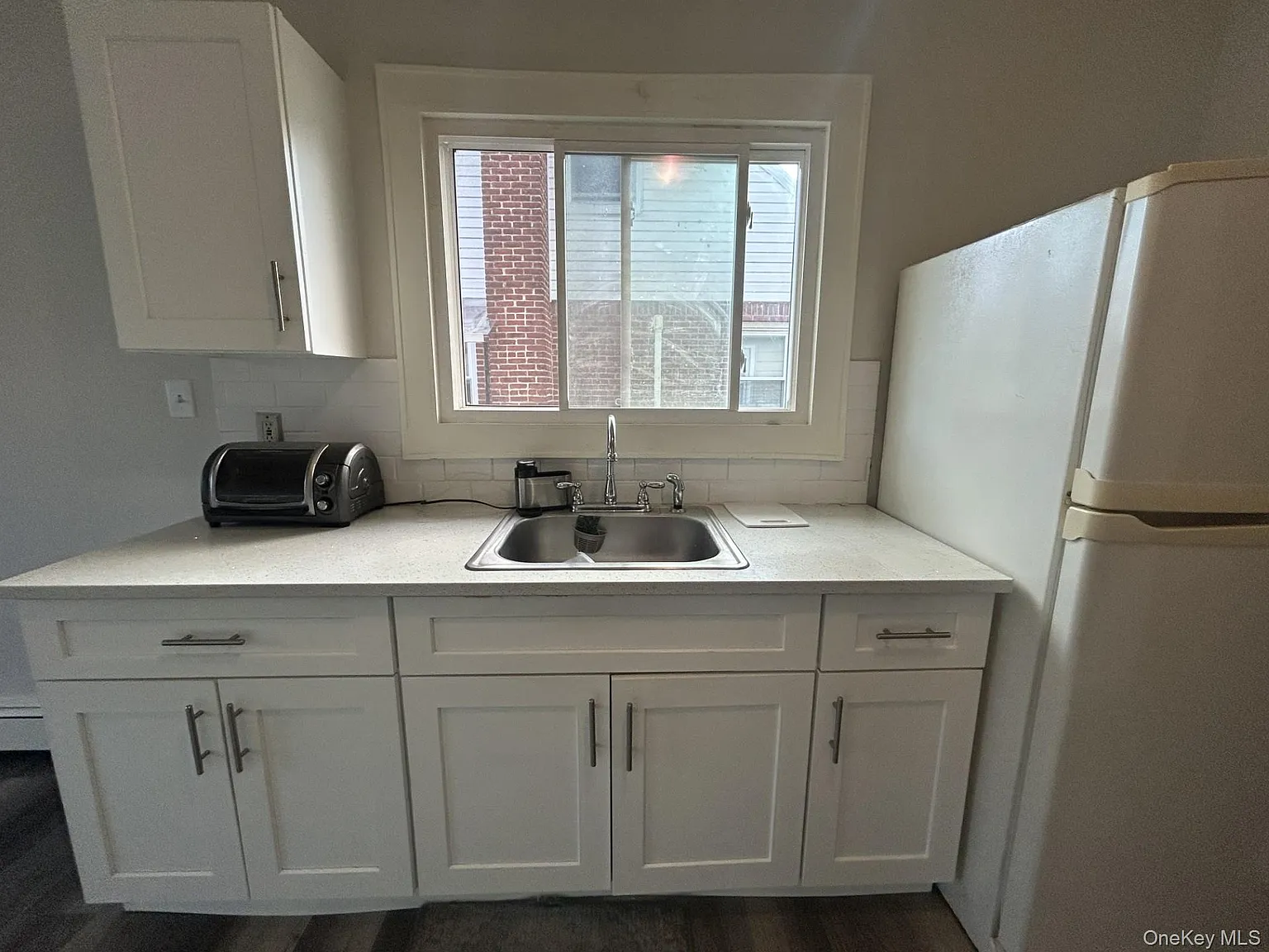 3 bed, 2.0 bath, 686 sqft, $4,000 — Photo 4