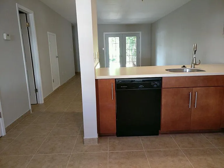 640 Sandalwood Dr — Photo 2