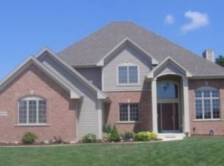 8724 Arbor Hill Dr, Racine, WI 53406