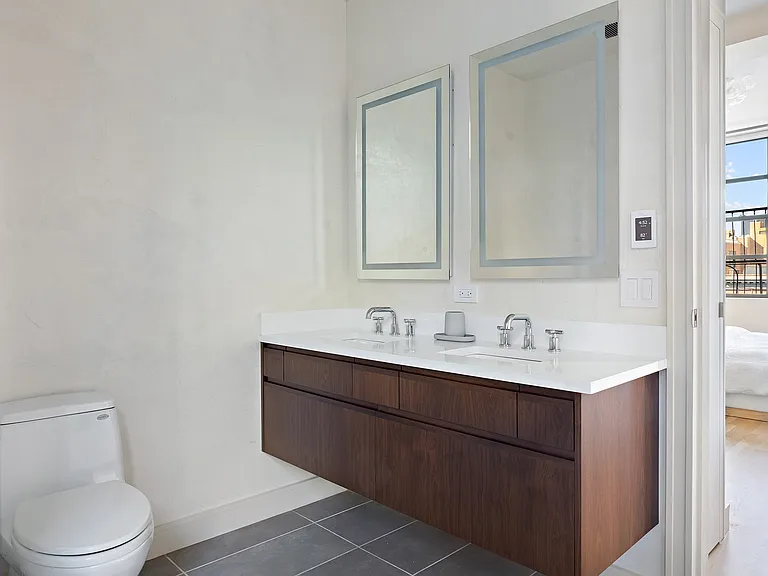 135 W 3rd St #5 — Photo 11