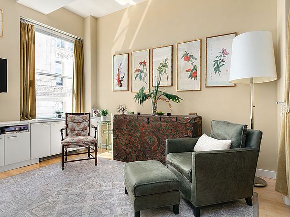 2nd image of 15 Broad St APT 1922