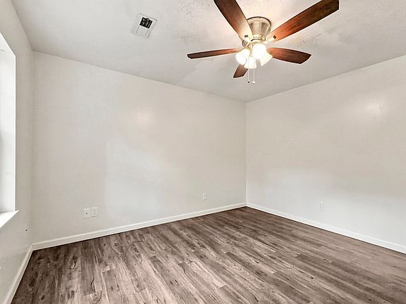 2nd image of 300 Cross Creek Rd #37807-4