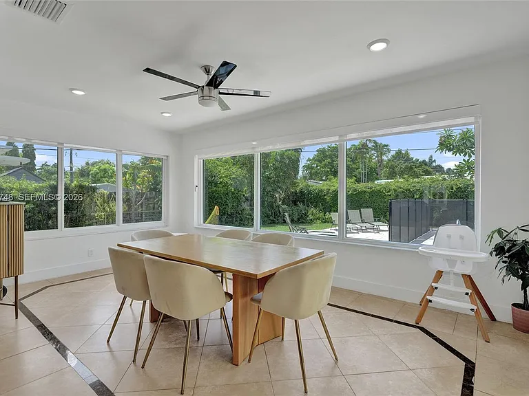 2025 Alamanda Dr — Photo 11