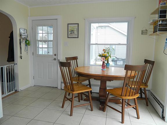 4th image of 49 Westbrook Dr