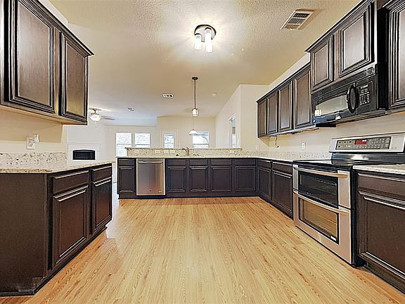 2nd image of 5213 Beacon Ln