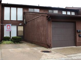 5580 Barton Rd UNIT 303, North Olmsted, OH