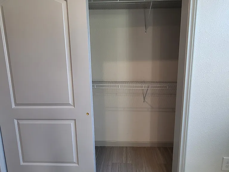 647 Hammond Ave — Photo 16