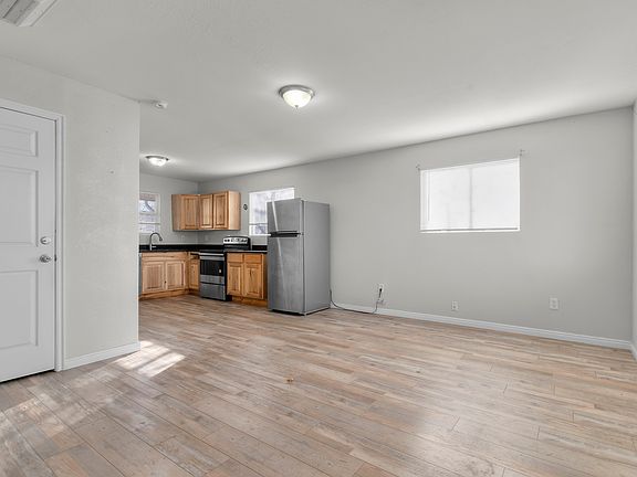 5th image of 3022 Monroe Blvd