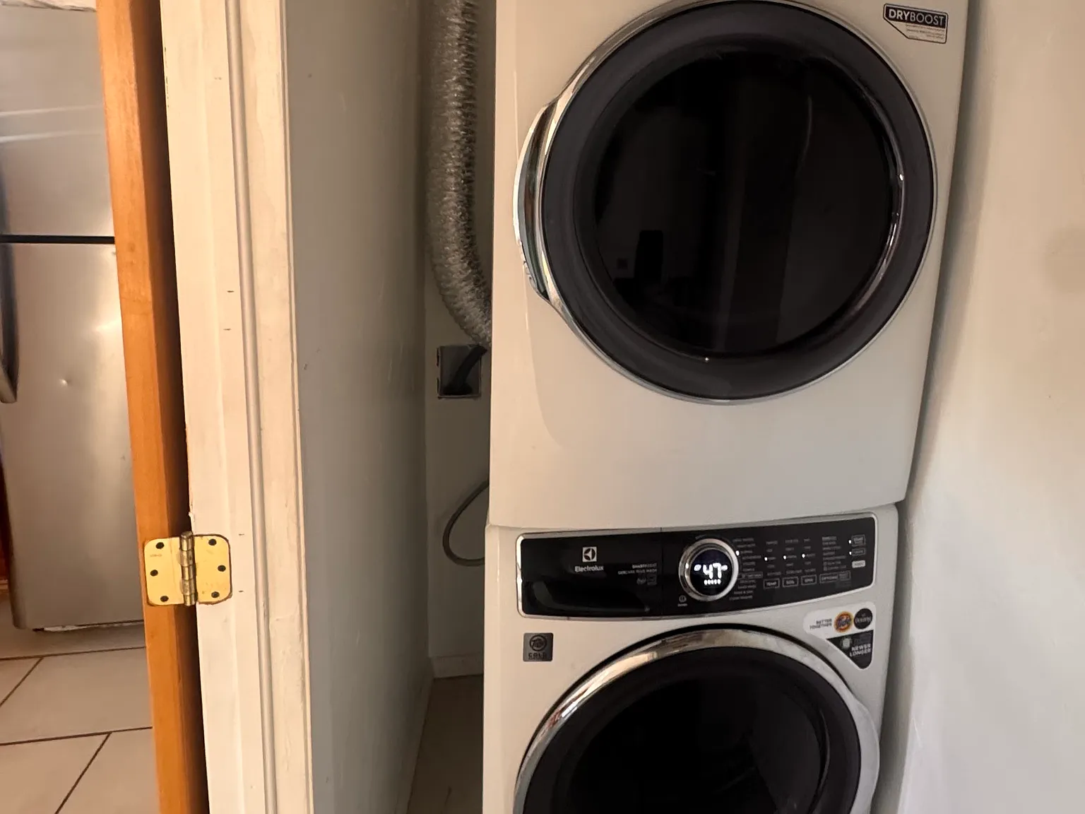 2 bed, 950 sqft, $1,950 — Photo 3