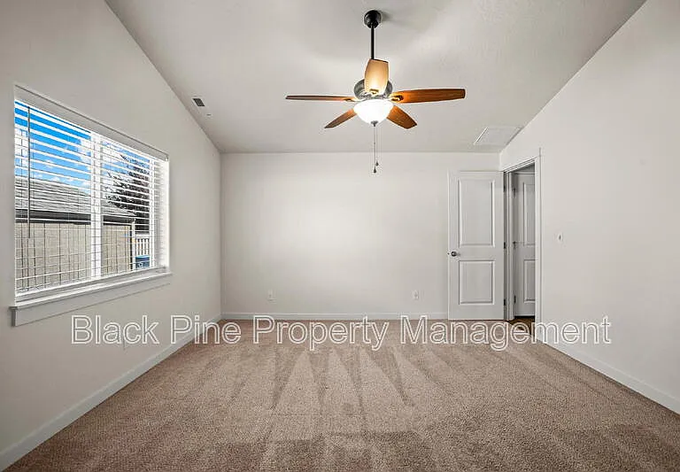 644 Stanley Lake St — Photo 28