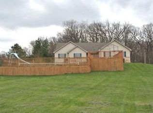 28311 Bushnell Rd, Burlington, WI 53105