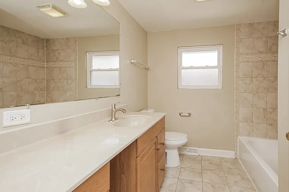 3 bed, 1706 sqft, $1,300 — Photo 3