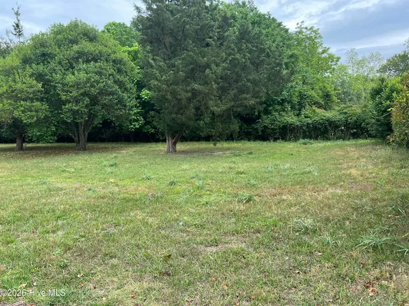 1221 S 8th Street, Wilmington, NC 28401