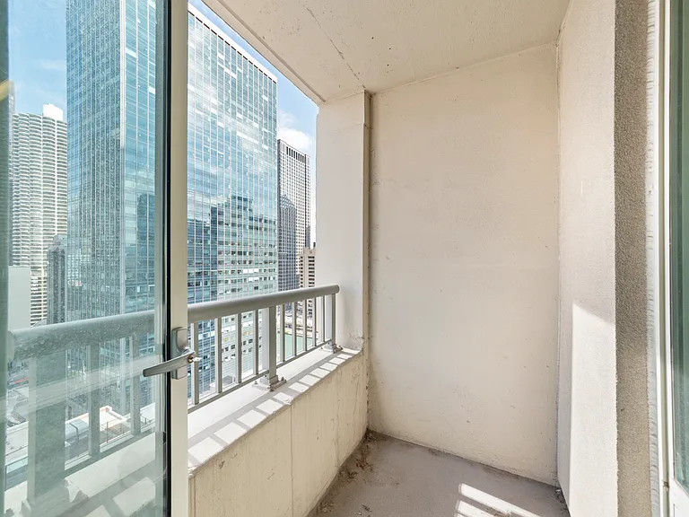 345 N La Salle Dr #2203 — Photo 7