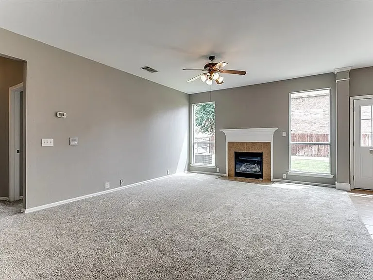 2700 Thorncreek Ln — Photo 44