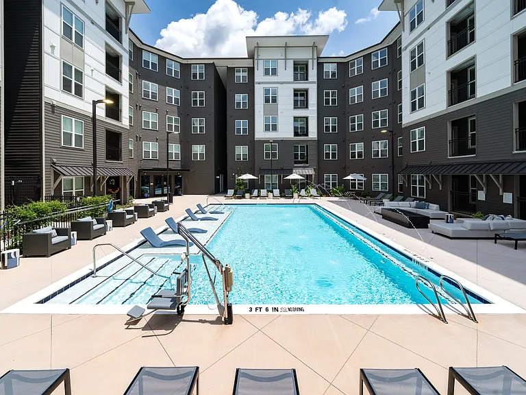 The Dalton by Alta — Photo 35