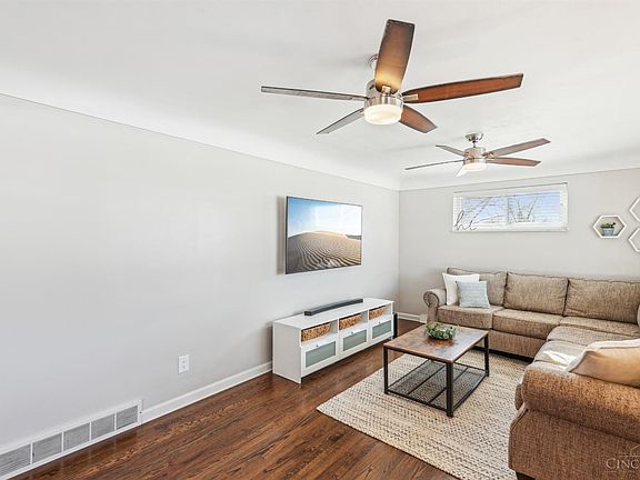 4th image of 6383 Starvue Dr