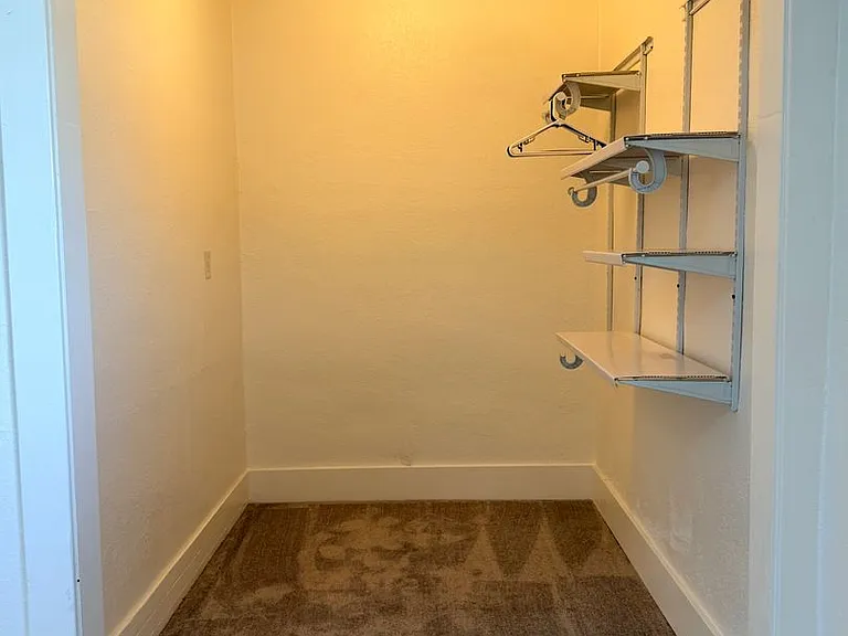 102 N Mission St — Photo 8