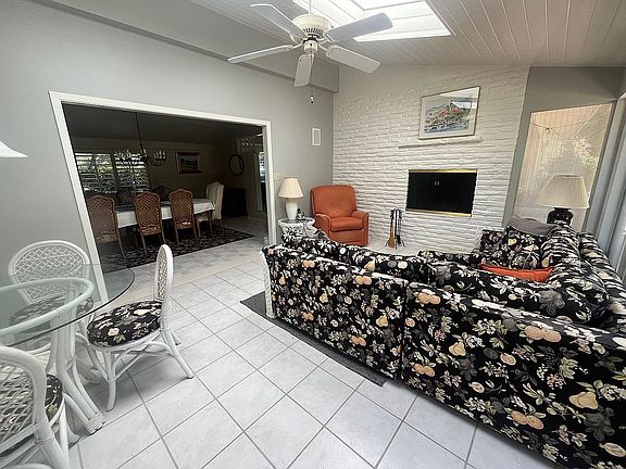 3rd image of 6510 Kane Way