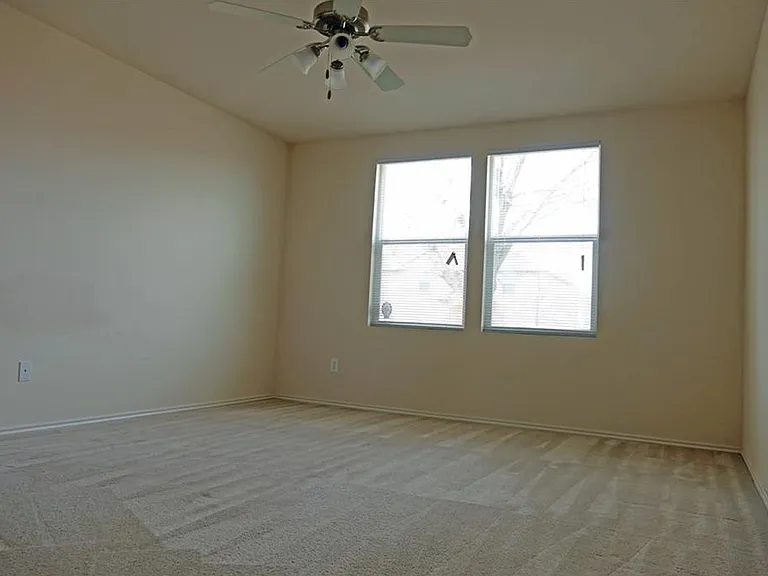 2814 Lake Vista Dr — Photo 12