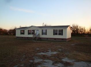 101 Ht Vann Ln, Mount Olive, NC 28365