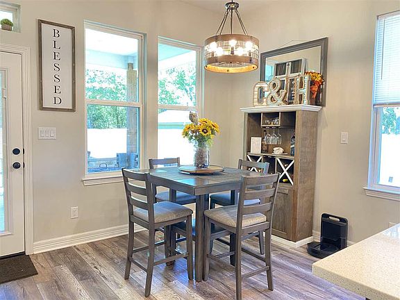 5th image of 1028 Leblanc St