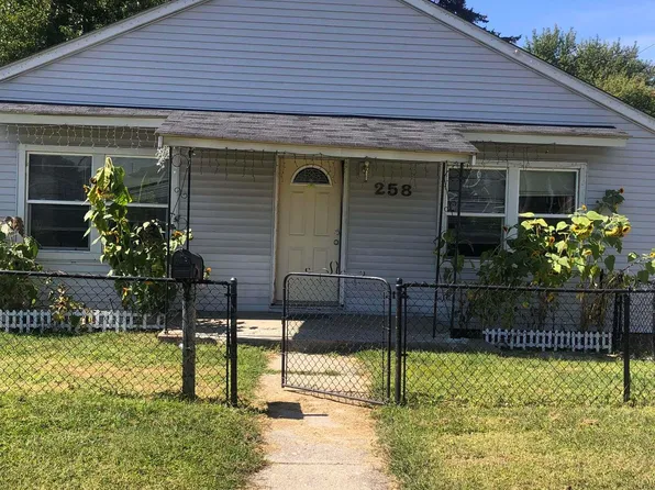 258 N Hoke Ave, Frankfort, IN 46041