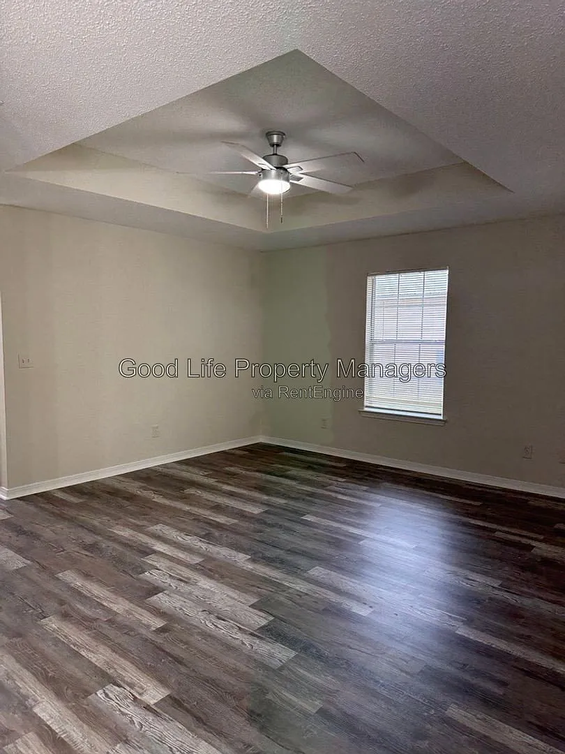 3 bed, 2.0 bath, 1150 sqft, $1,575 — Photo 4