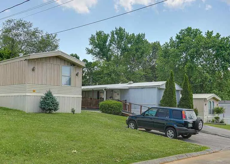 807 Eastwood Cir — Photo 7
