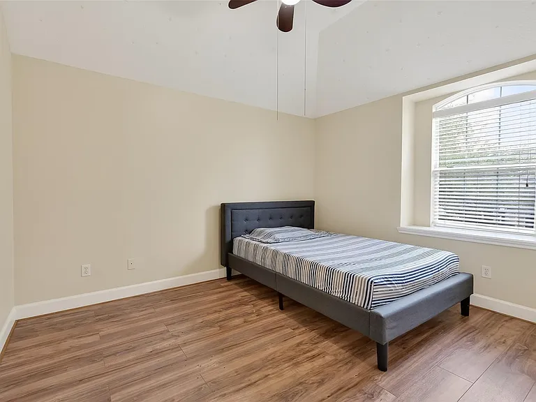 14419 Manorbier Ln — Photo 38