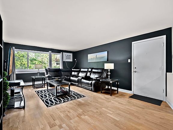 4th image of 8816 Briar Ct APT 2A