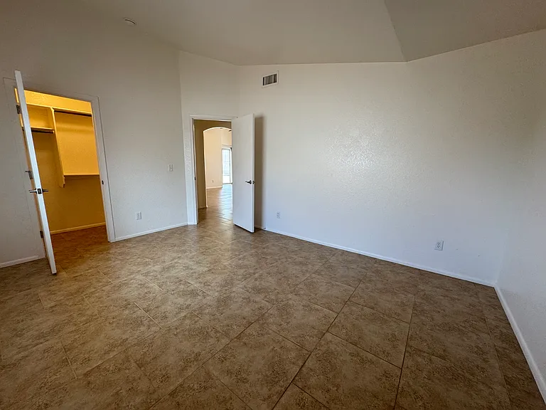7815 S Wild Primrose Ave — Photo 13