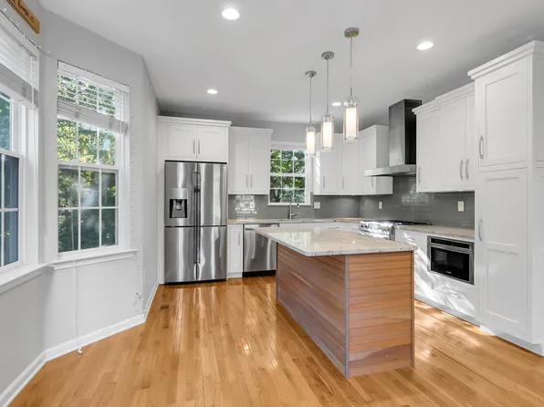 22 Honeyman Rd, Basking Ridge, NJ 07920