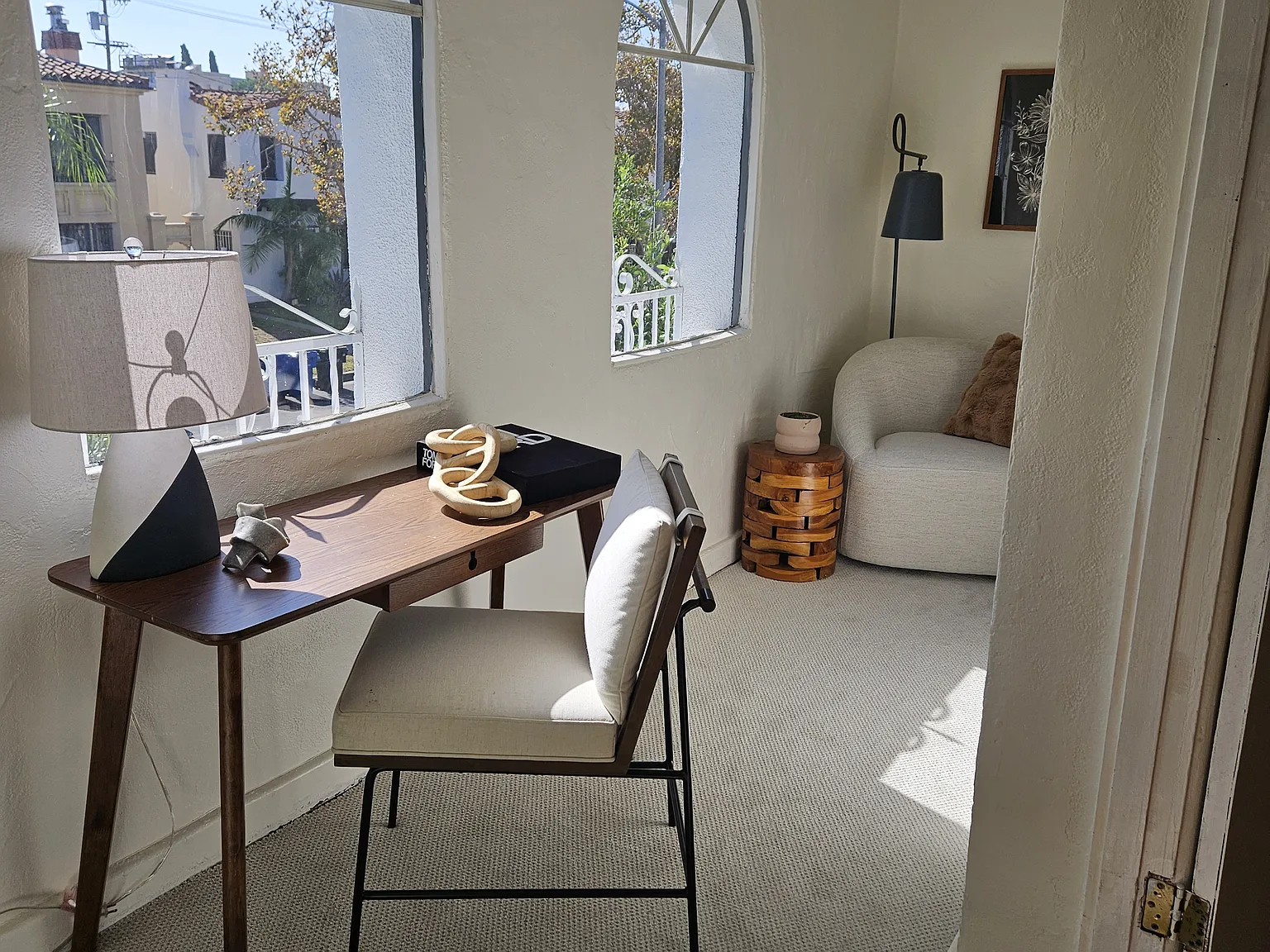 3 bed, 2600 sqft, $5,995 — Photo 4