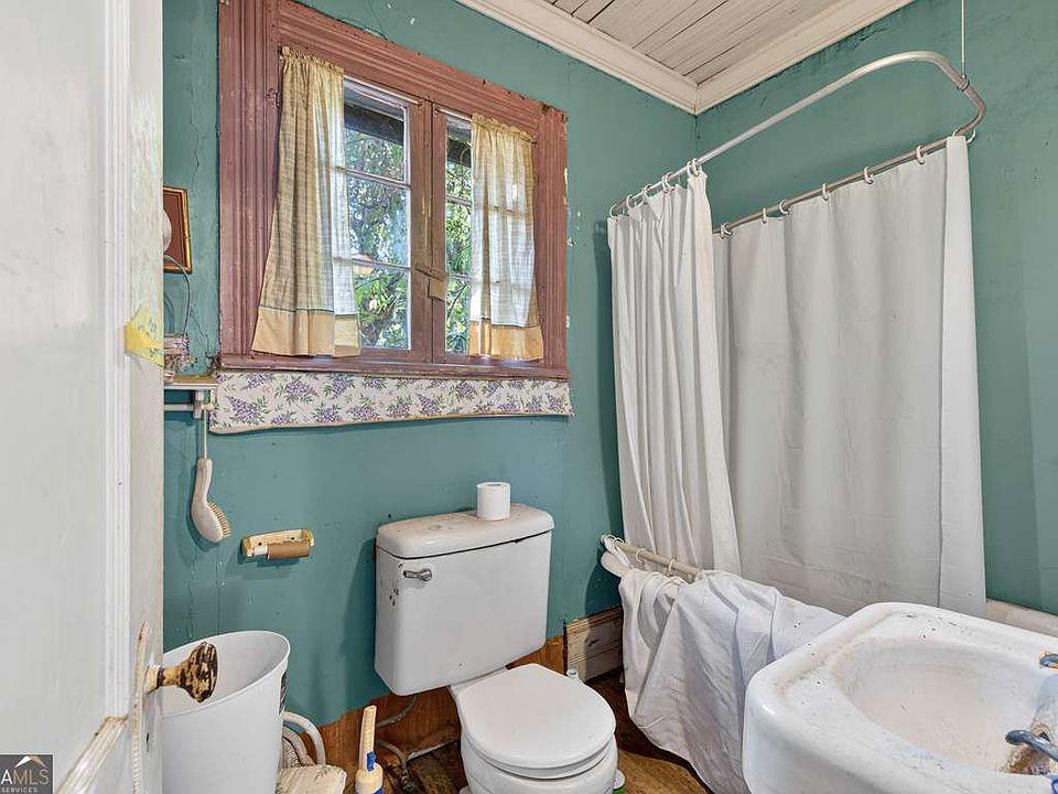 61st image of this home