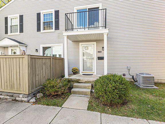 2nd image of 2756 Glenbridge Ct