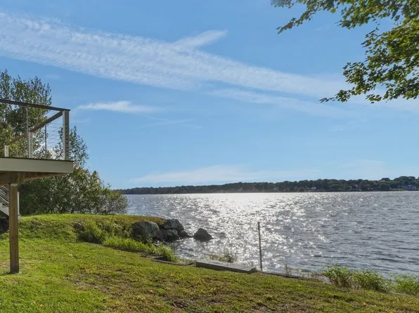 23 Plymouth Blvd, Westport, MA 02790