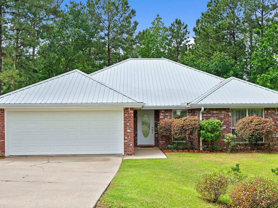 1st image of 142 Longwood Place Dr W