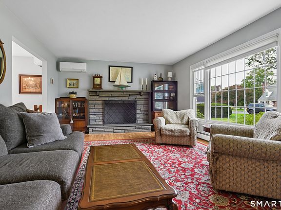 5th image of 42 Riverbend Drive