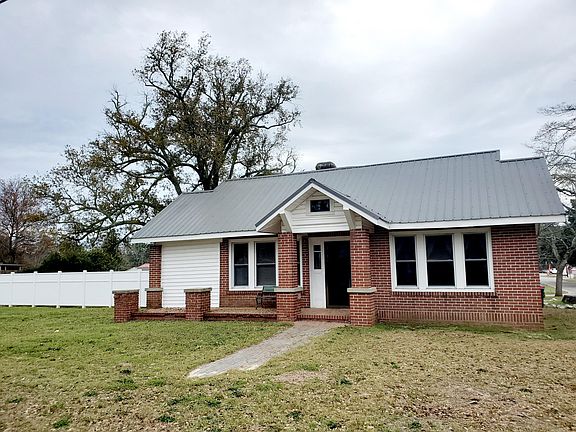 2nd image of 805 McDonald Ave