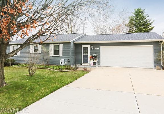 3rd image of 9770 Clearwater Dr