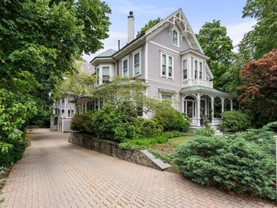 619 Washington St APT B, Wellesley, MA, 02482