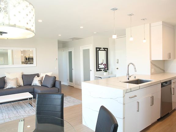 3rd image of 100 S Doheny Dr Ph 7