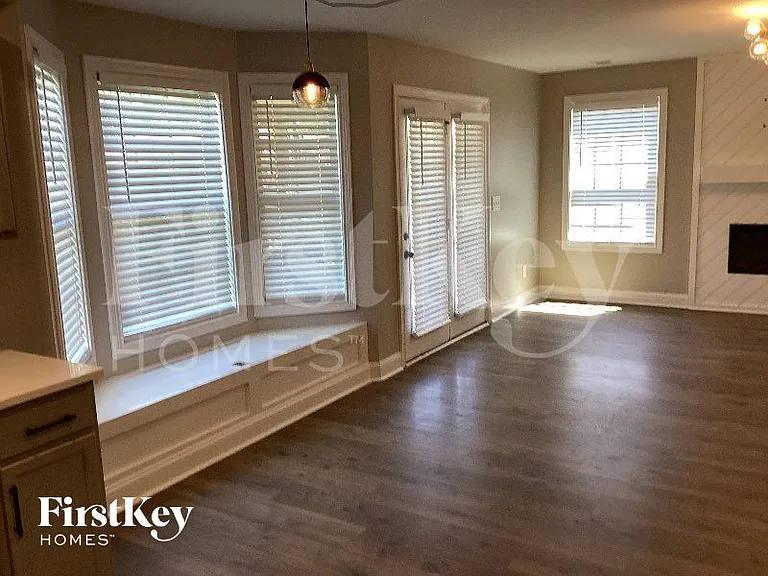 473 Woodtrace Dr — Photo 3