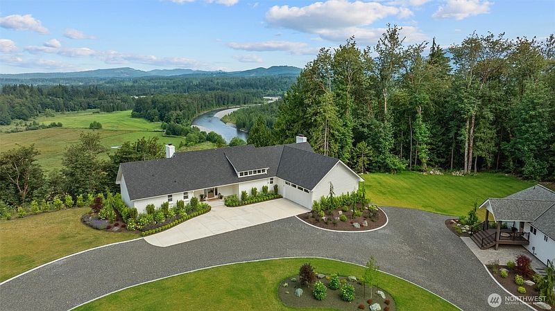 3rd image of 9813 Moran Road