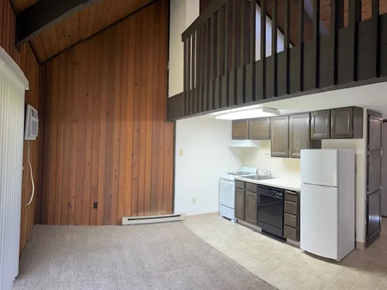 312 N University Rd — Photo 2