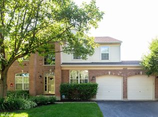 14212 Oakwood Ct, Libertyville, IL 60048