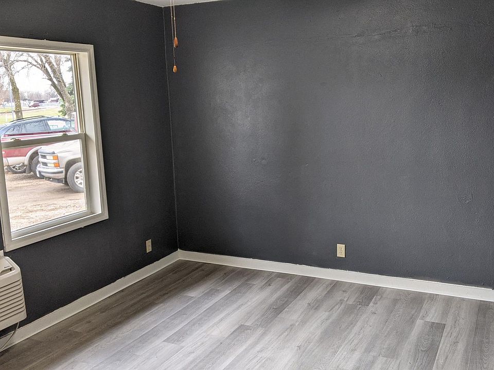 1st image of 217 W 28th St #5