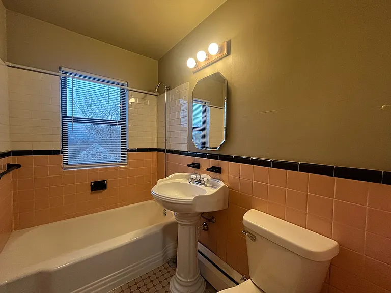 1573 Hartford Ave — Photo 31